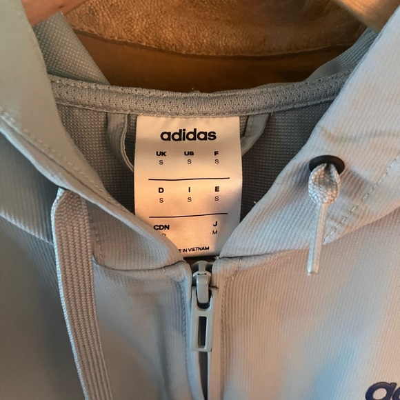 New Adidas windbreaker - Picture 3 of 3